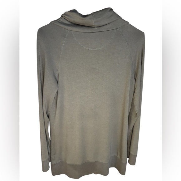 Women's long-sleeve cowl neck soft knit top large in khaki color Cynthia Rowley. - Picture 2 of 6